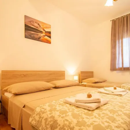 Apartmani Perkovic Gustirna Exterior photo
