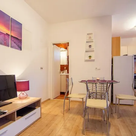 Apartmani Perkovic Gustirna Exterior photo