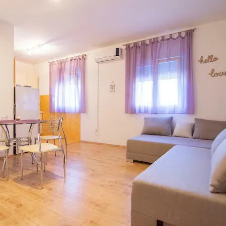 Apartmani Perkovic Gustirna Exterior photo