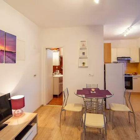 Apartmani Perkovic Gustirna Exterior photo