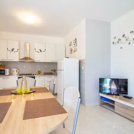 Apartmani Perkovic Gustirna Exterior photo